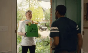 يمكنك الآن طلب الألعاب ووحدات التحكم من GameStop مع Uber Eats