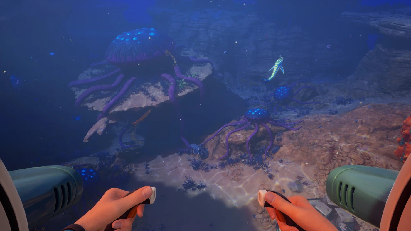 لاعبو Subnautica 2 يكتشفون طرقًا للدفاع عن أنفسهم من الأسماك المفترسة